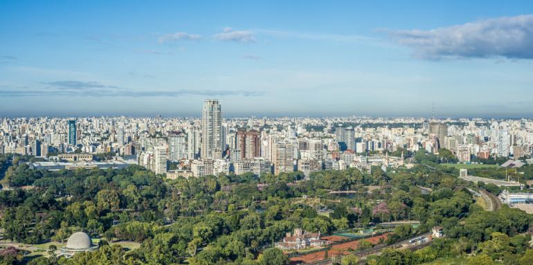 Latinoamérica: ¿cuántos salarios mínimos se necesitan para comprar una vivienda?